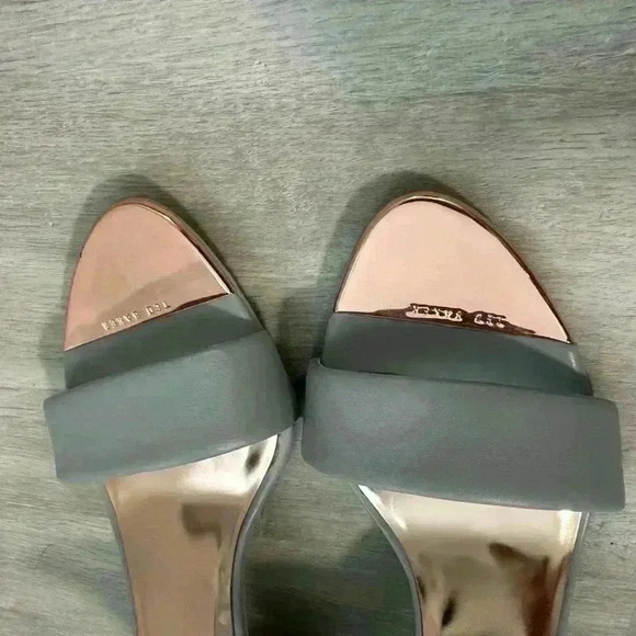 TED BAKER LONDON Ankle Strap Block Heel Sandal SIZE 39.5 - Picture 2 of 9